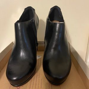 Clarks womens booties